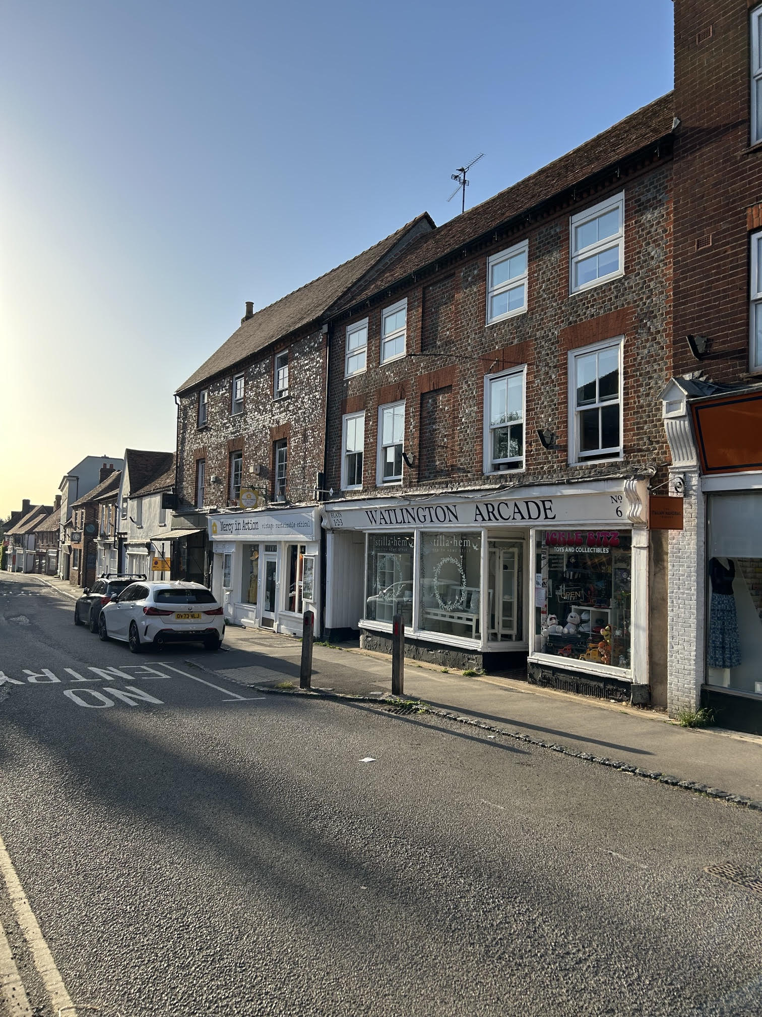 6 High Street, Watlington Arcade